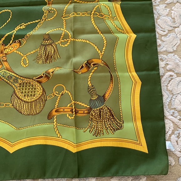 Scarf - Picture 5 of 7